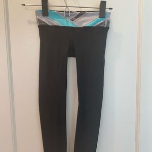 Ivivva (Lululemom girls) reversible leggings